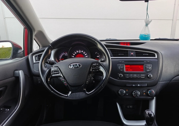 Kia Ceed cena 38900 przebieg: 156500, rok produkcji 2016 z Mieszkowice małe 631